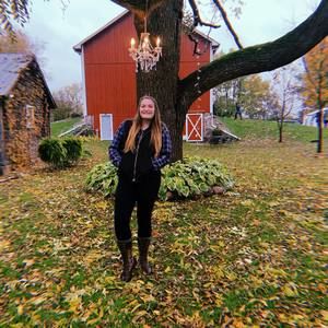 Meet your Posher, Evelyn